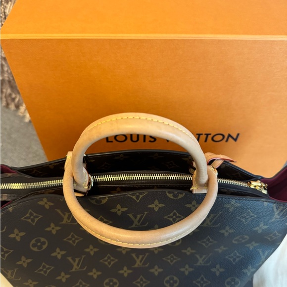 Louis Vuitton Grand Palais MM Handbag - Picture 5 of 13